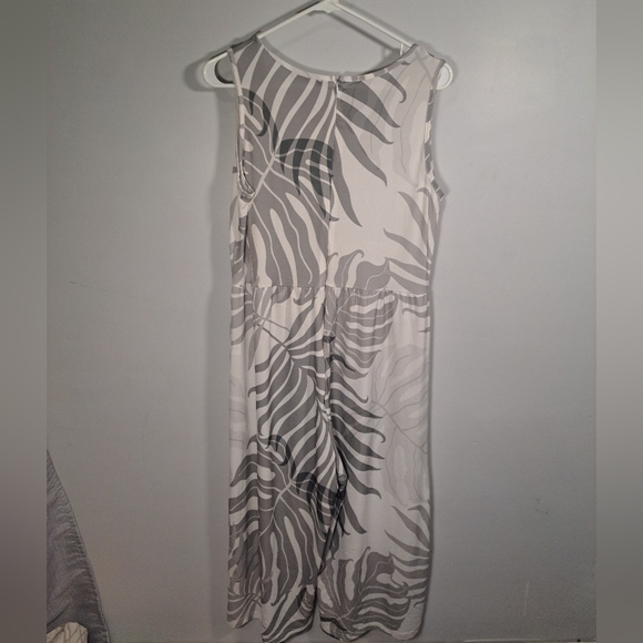 LILY by Firmiana Jumpsut with wide leg size large - Picture 5 of 7